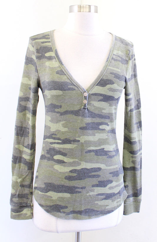NWT Lucky Brand Green V Neck Camo Camouflage Waffle Knit Henley Top Blouse Sz XS Long Sleeve