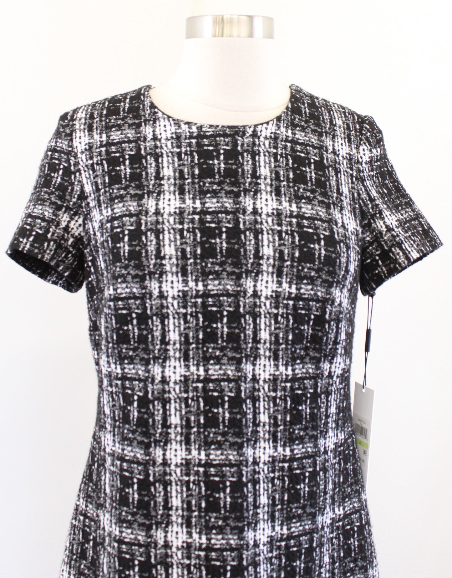 NWT Calvin Klein Black White Textured Plaid Short Sleeve Sheath Dress Size 4
