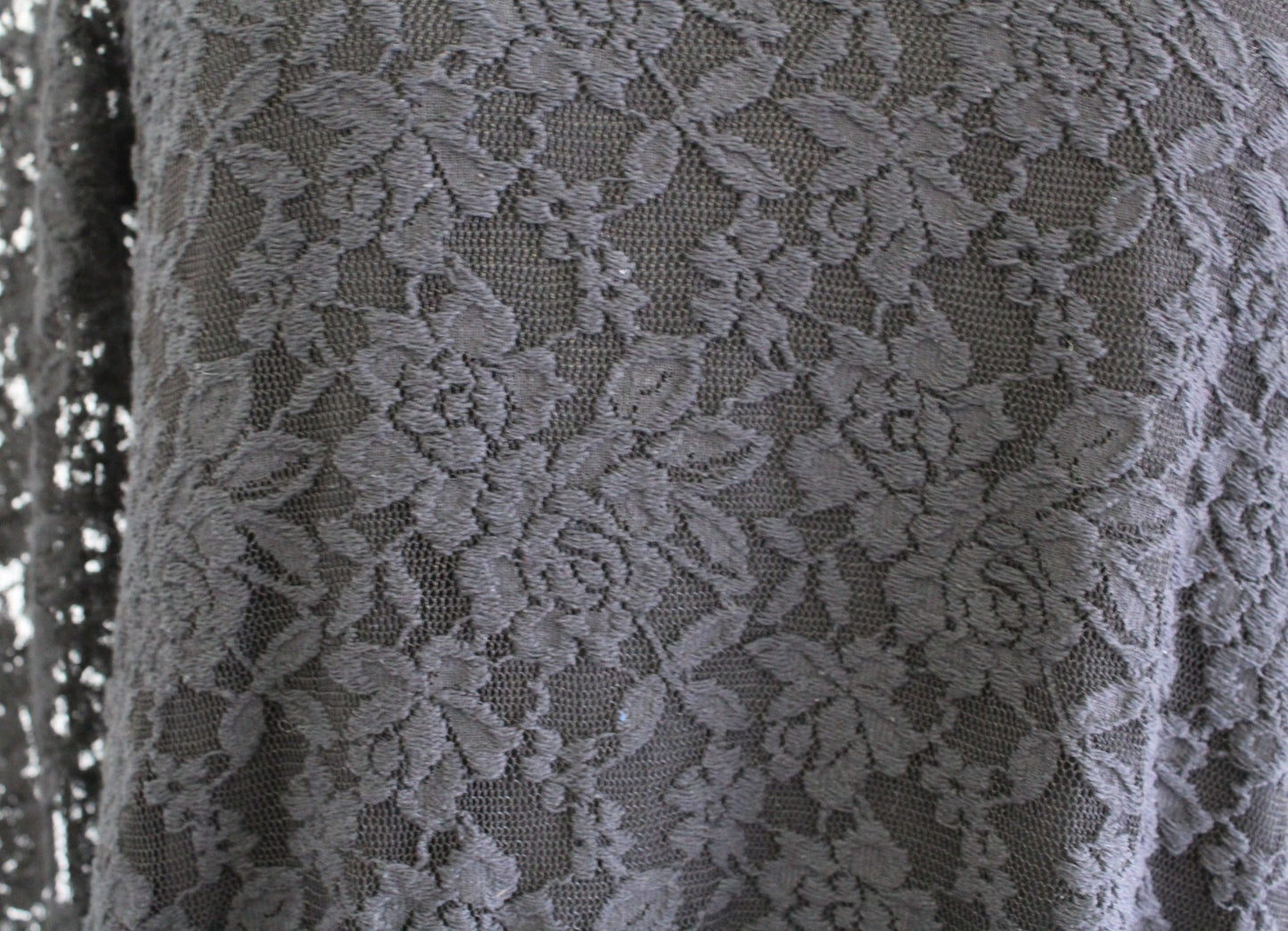 Tyler Boe Black Floral Lace Mock Neck Shift Swing Dress Size S Long Sleeve