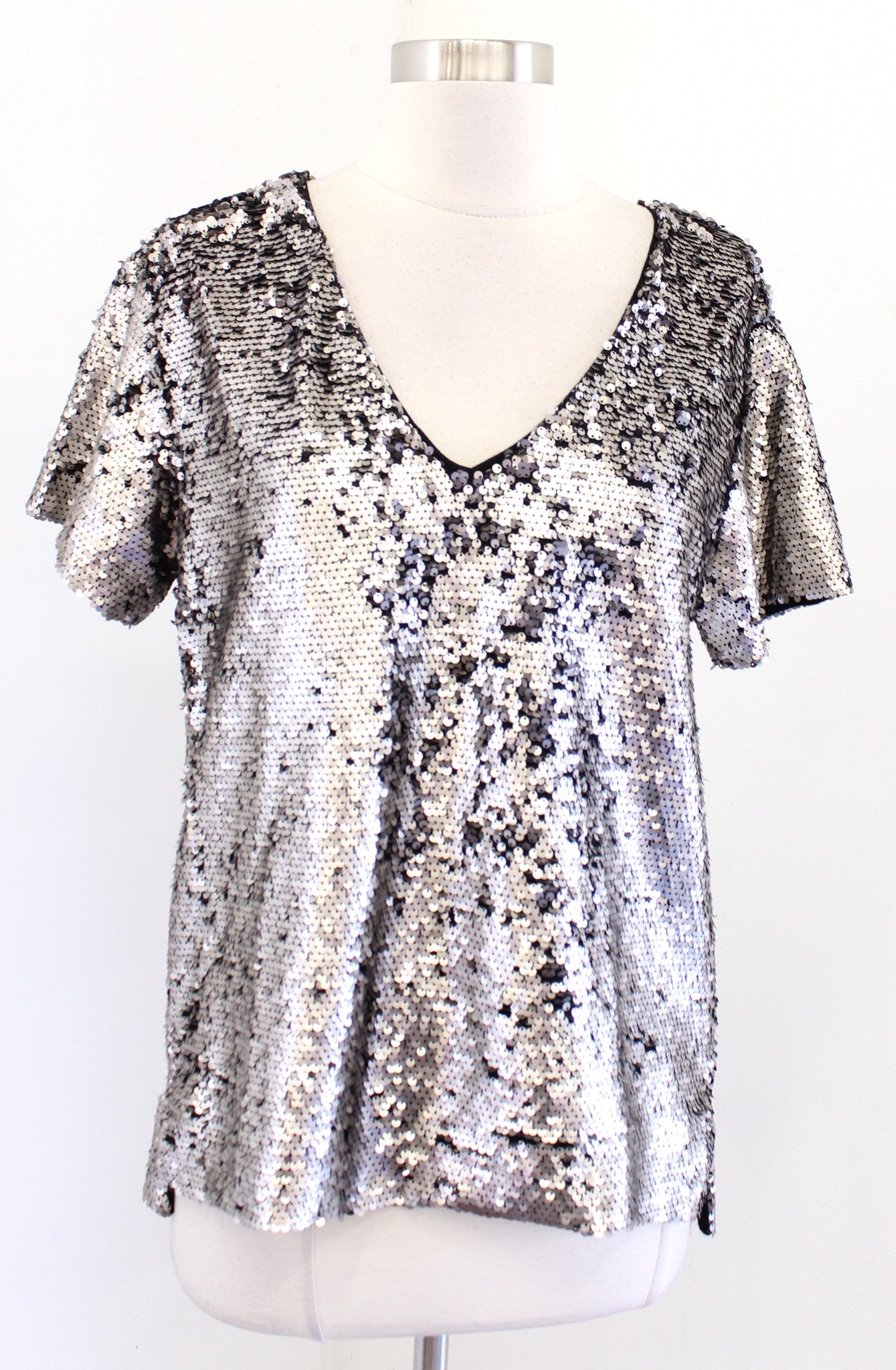 NWT Vanessa Virginia Anthropologie Pewter Sequin V Neck Top Blouse Size S