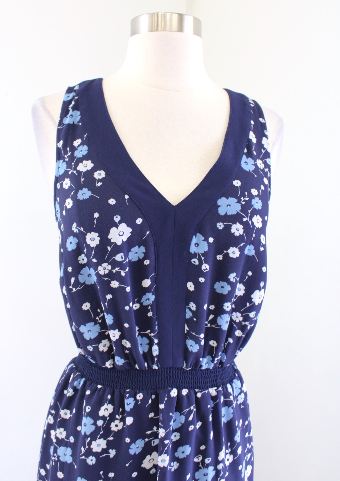 NWT $165 Michael Kors Blue Floral V Neck Smocked Waist Flounce Hem Dress Size XS
