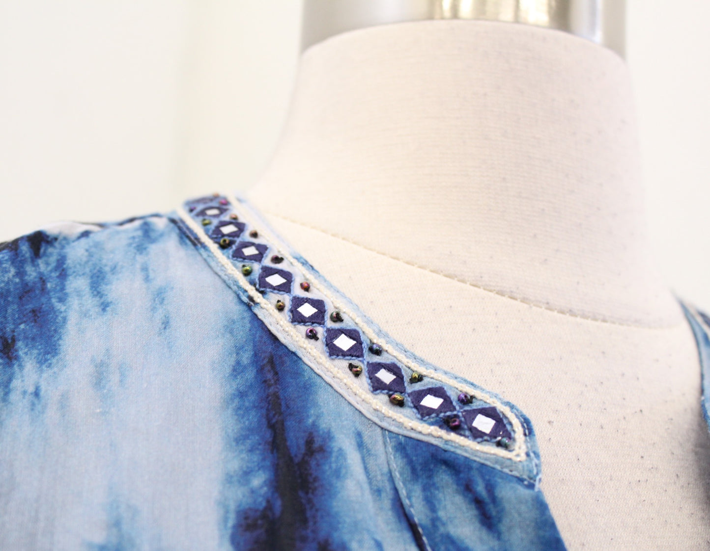 Soft Surroundings Sea Sprite Blue Tie Dye Embroidered Trim Maxi Kaftan Dress M