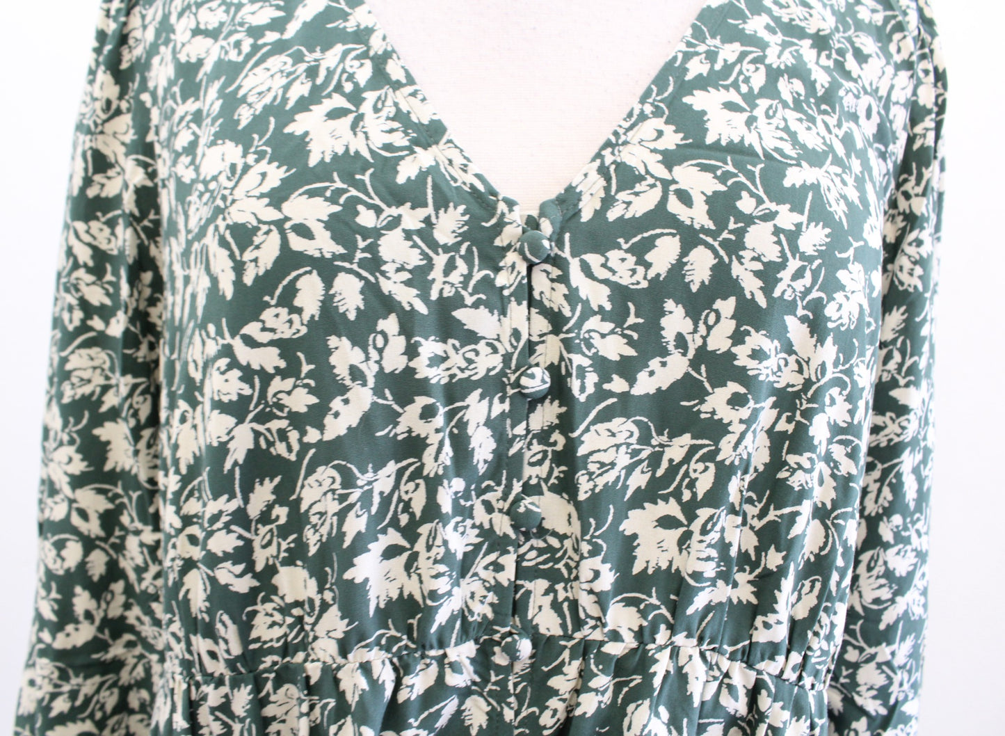 Madewell Green Button Front V Neck Mini Dress in Forest Leaves Floral Sz S Shift