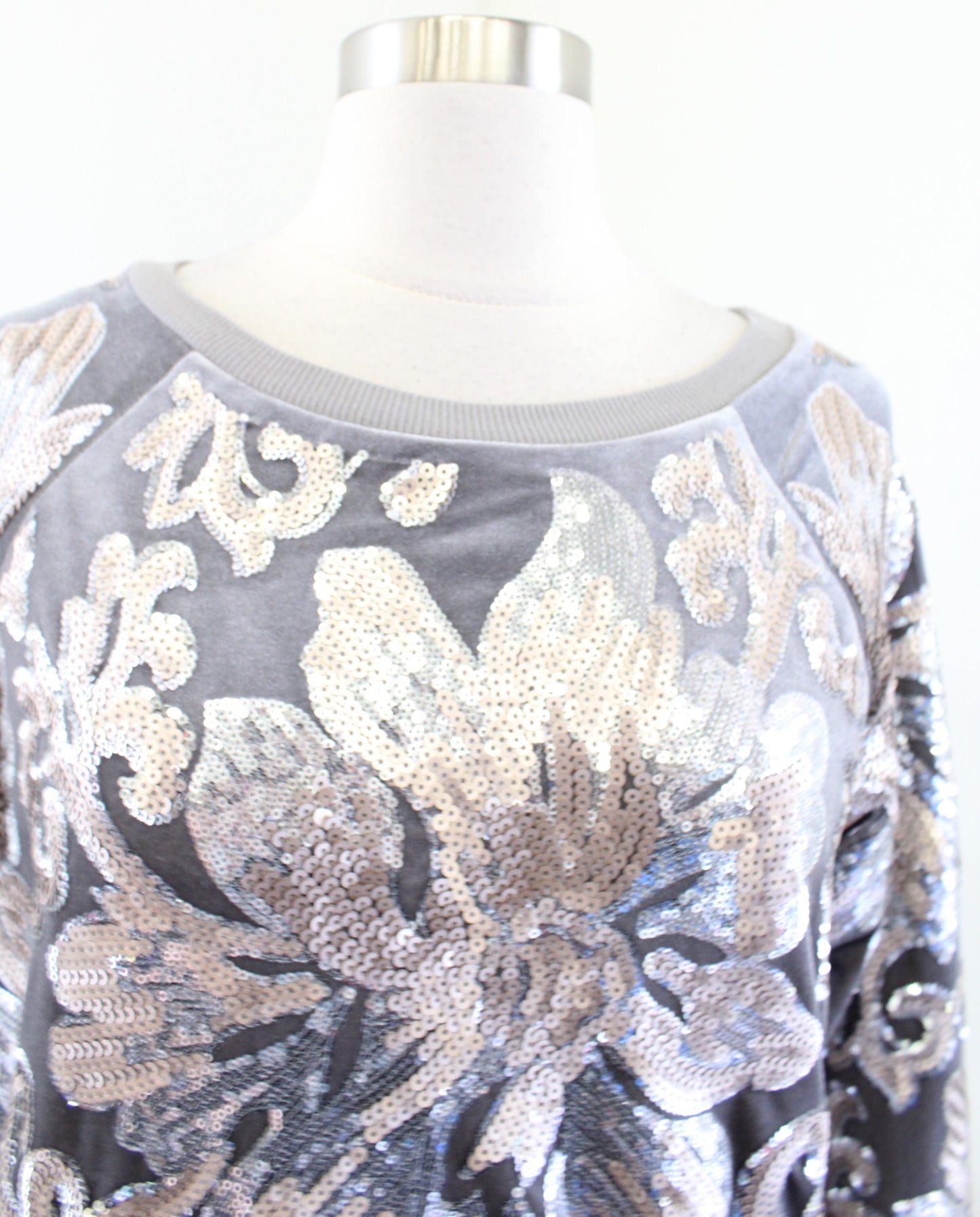 Soft Surroundings Womens Gray Velvet Floral Sequin Pullover Sweatshirt Size XS