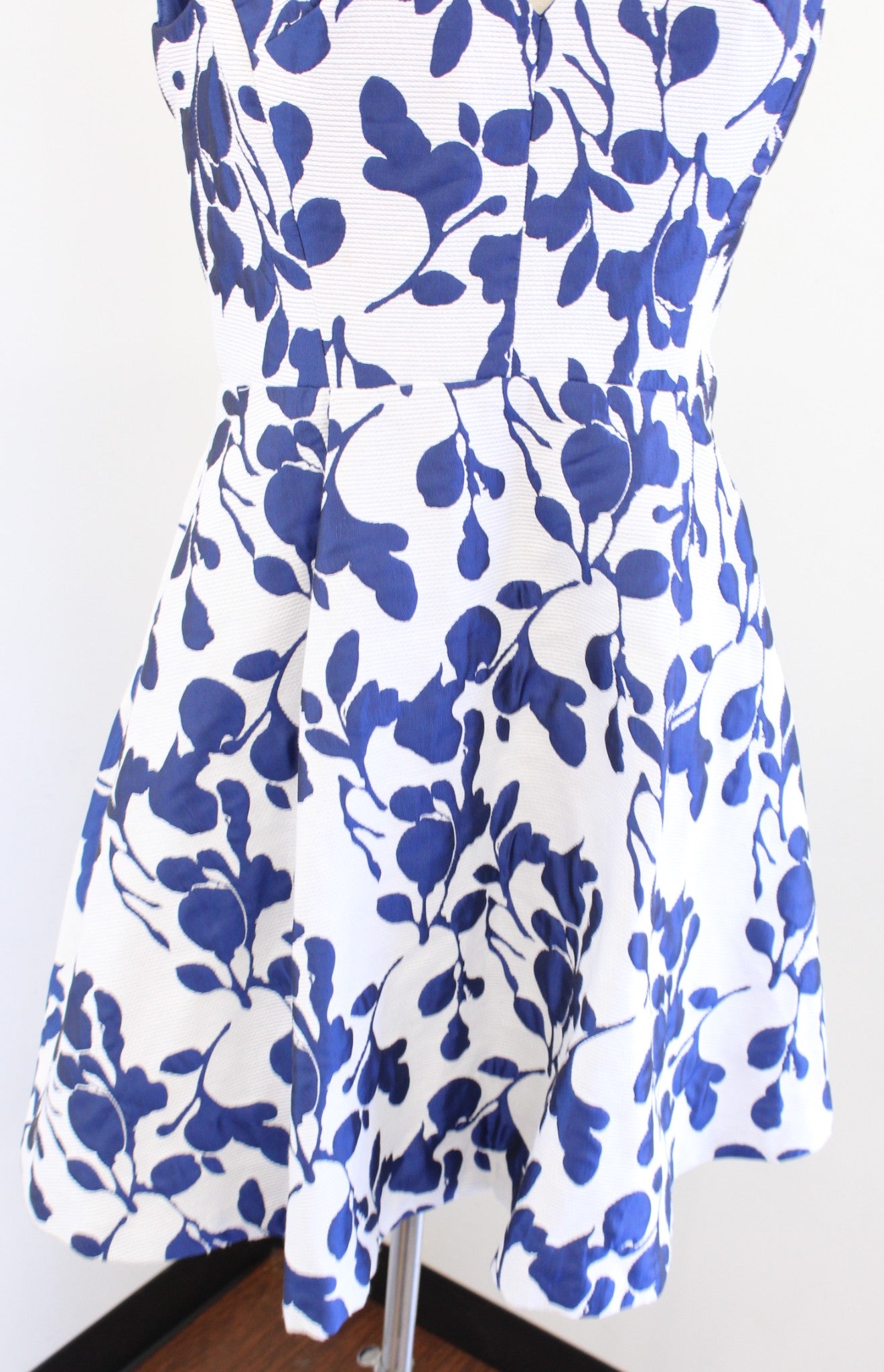 Betsey Johnson Blue White Textured Floral Print Fit and Flare Dress Size 6