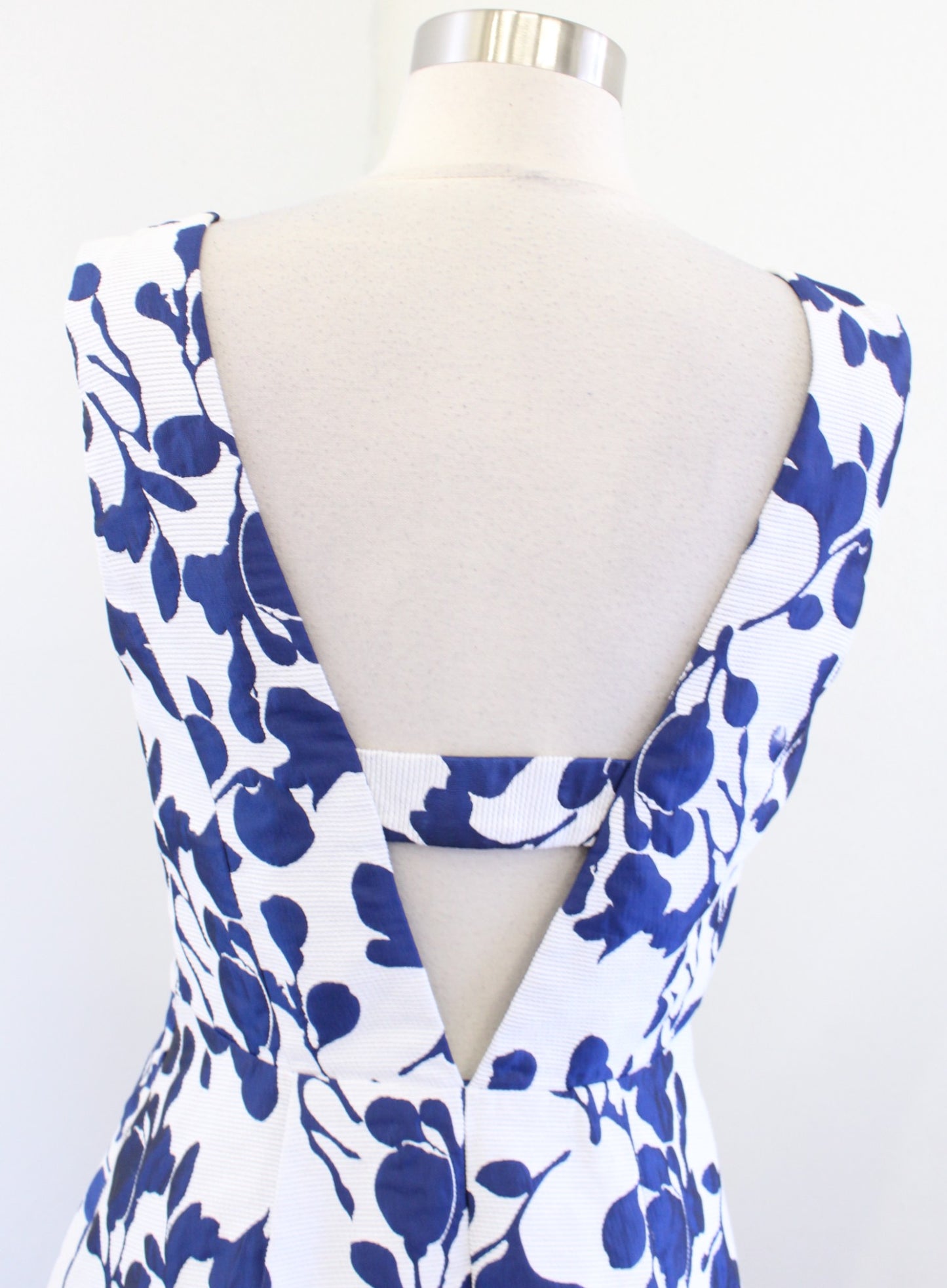 Betsey Johnson Blue White Textured Floral Print Fit and Flare Dress Size 6