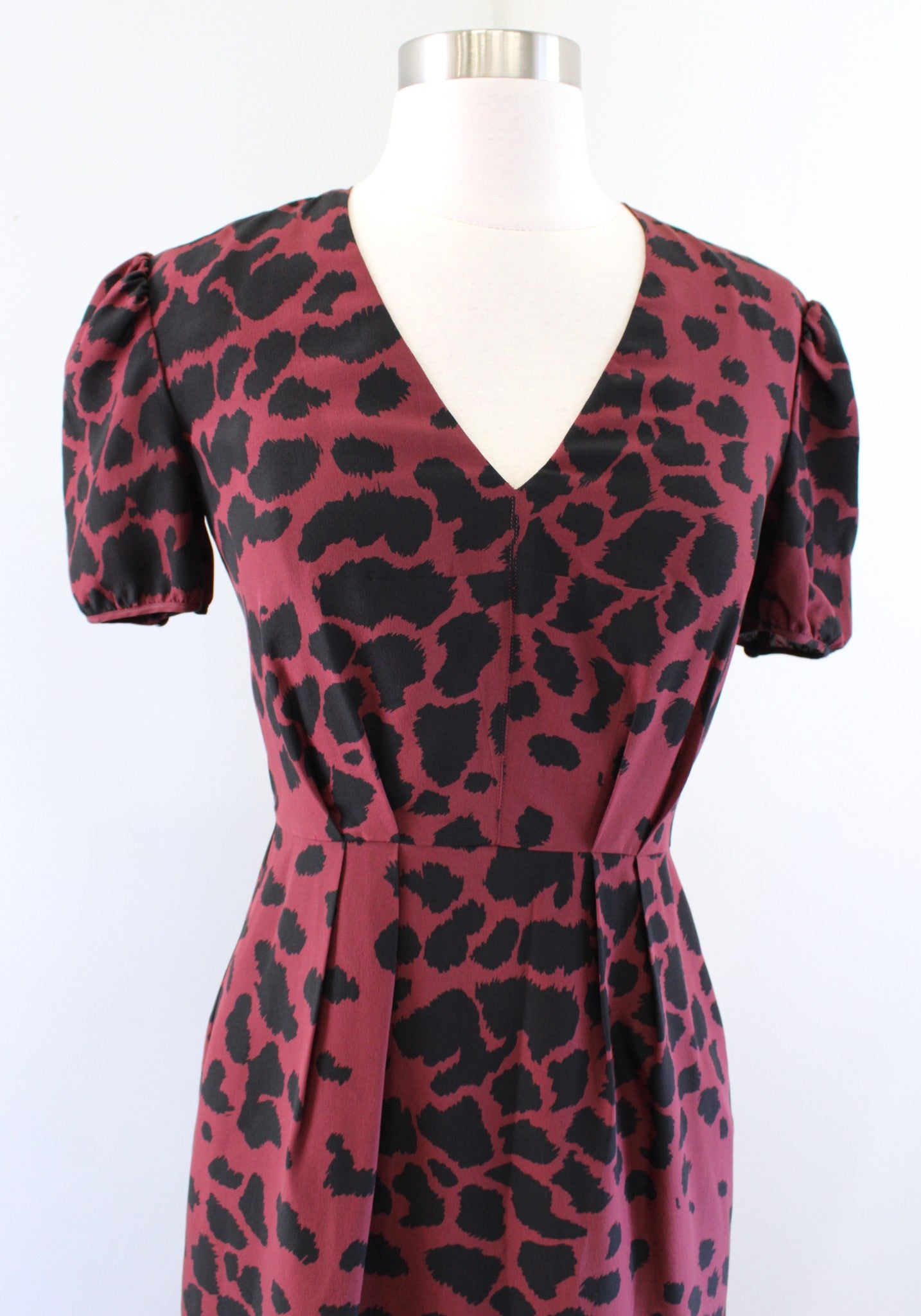 Burberry London Burgundy Red Black Leopard Print Silk V Neck Sheath Dress Size 2