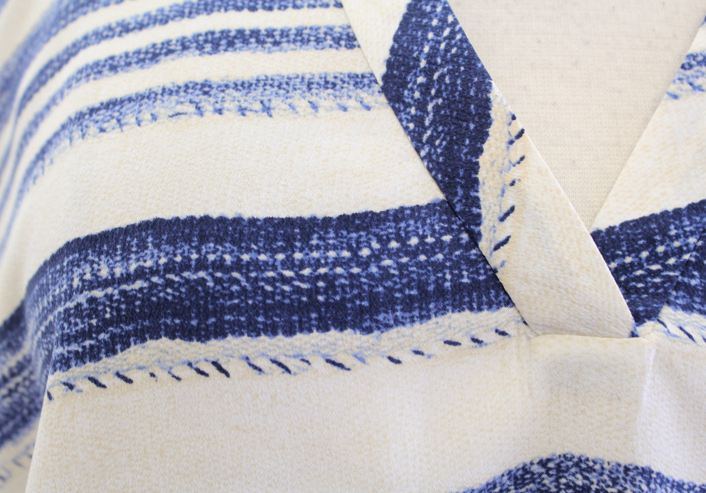 NWT $188 Joie Rubina Blue White Tan Printed Striped Top Blouse Silk Size XS Short Sleeve