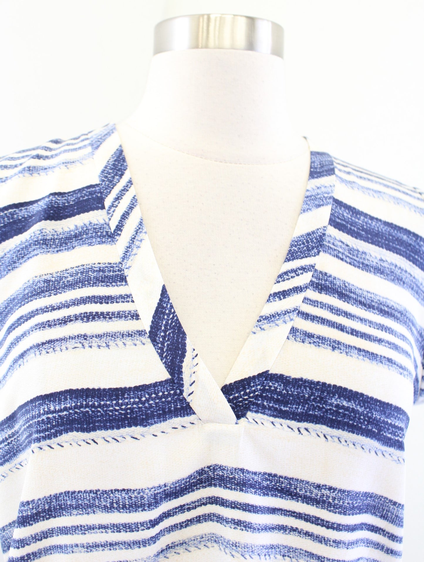 NWT $188 Joie Rubina Blue White Tan Printed Striped Top Blouse Silk Size XS Short Sleeve