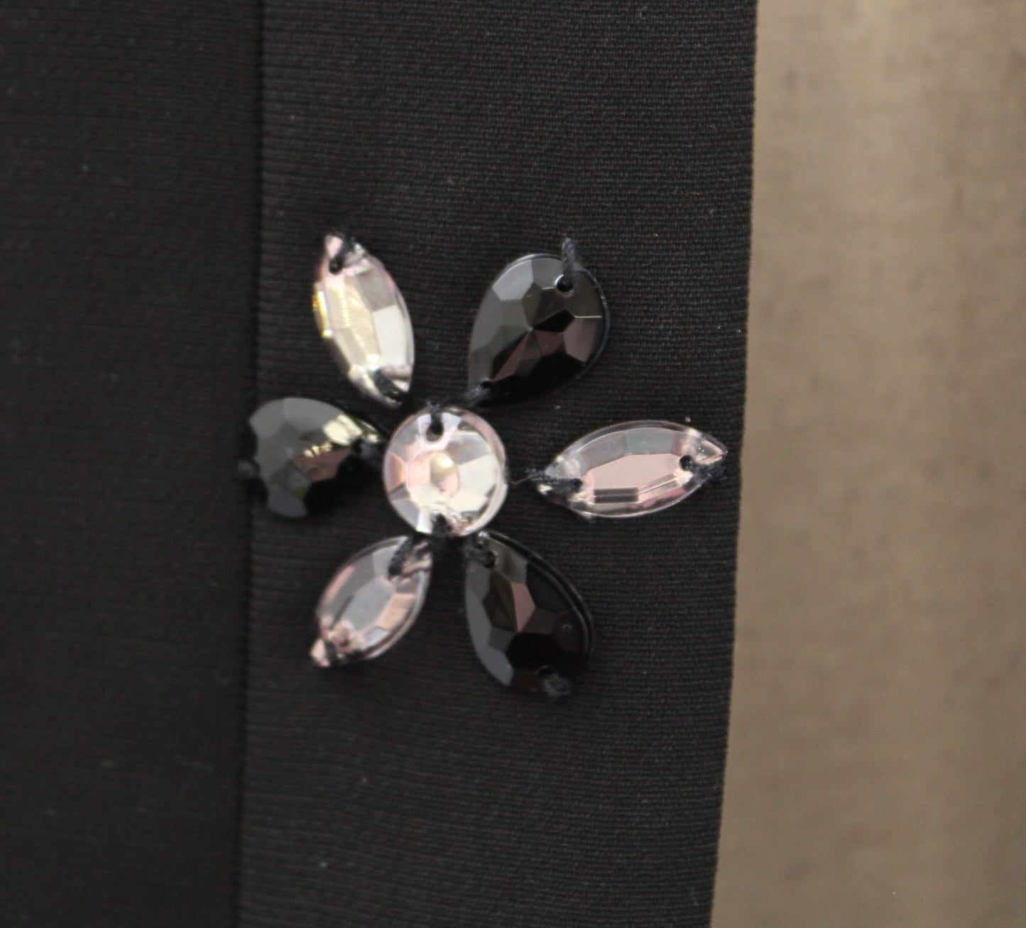 Tahari ASL Levine Black Jewel Beaded Embellished Blazer Jacket Collarless Size 4