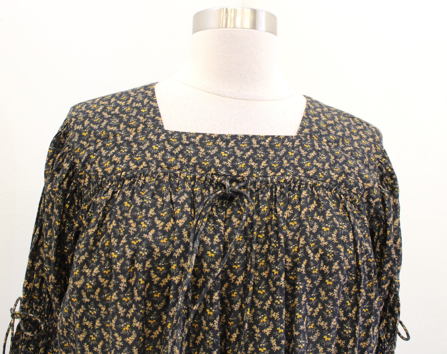 Doen Buttercup Black Winter Ditsy Floral Print Mini Peasant Shift Dress Size S