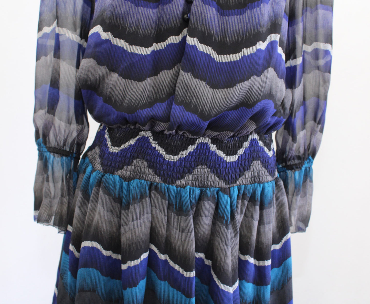 Diane Von Furstenberg Kelley Smocked Chiffon Silk Peacock Striped Dress Size 6