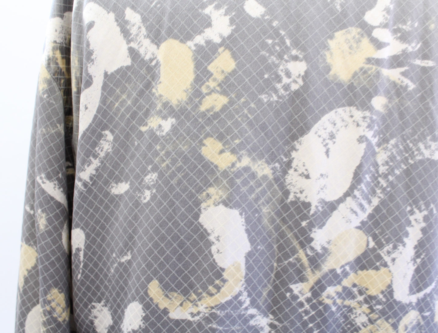 Vtg Escada Gray Abstract Grid Print Silk Button Front Shirt Blouse Size 36 Long Sleeve