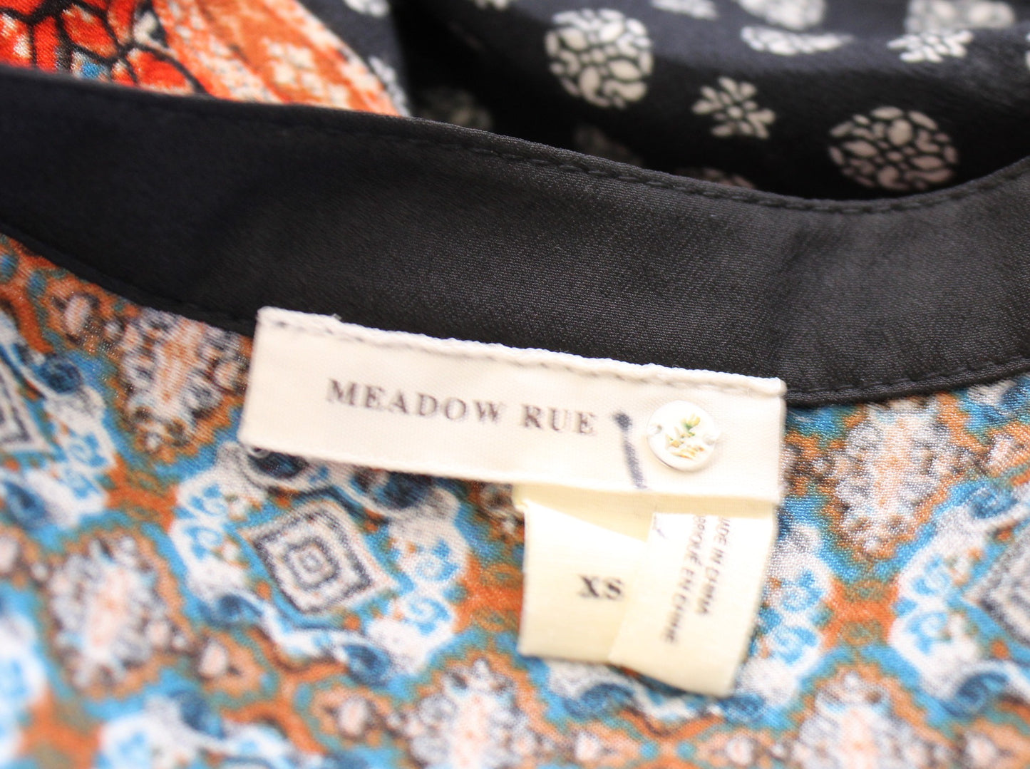 Meadow Rue Anthropologie Black Geometric Paisley Print Tunic Top Blouse Size XS
