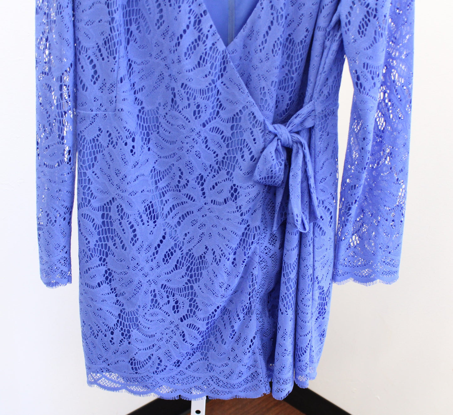 Lilly Pulitzer Tiki Leaf Floral Lace Skirted Wrap Front Romper Size XL Blue/Purp