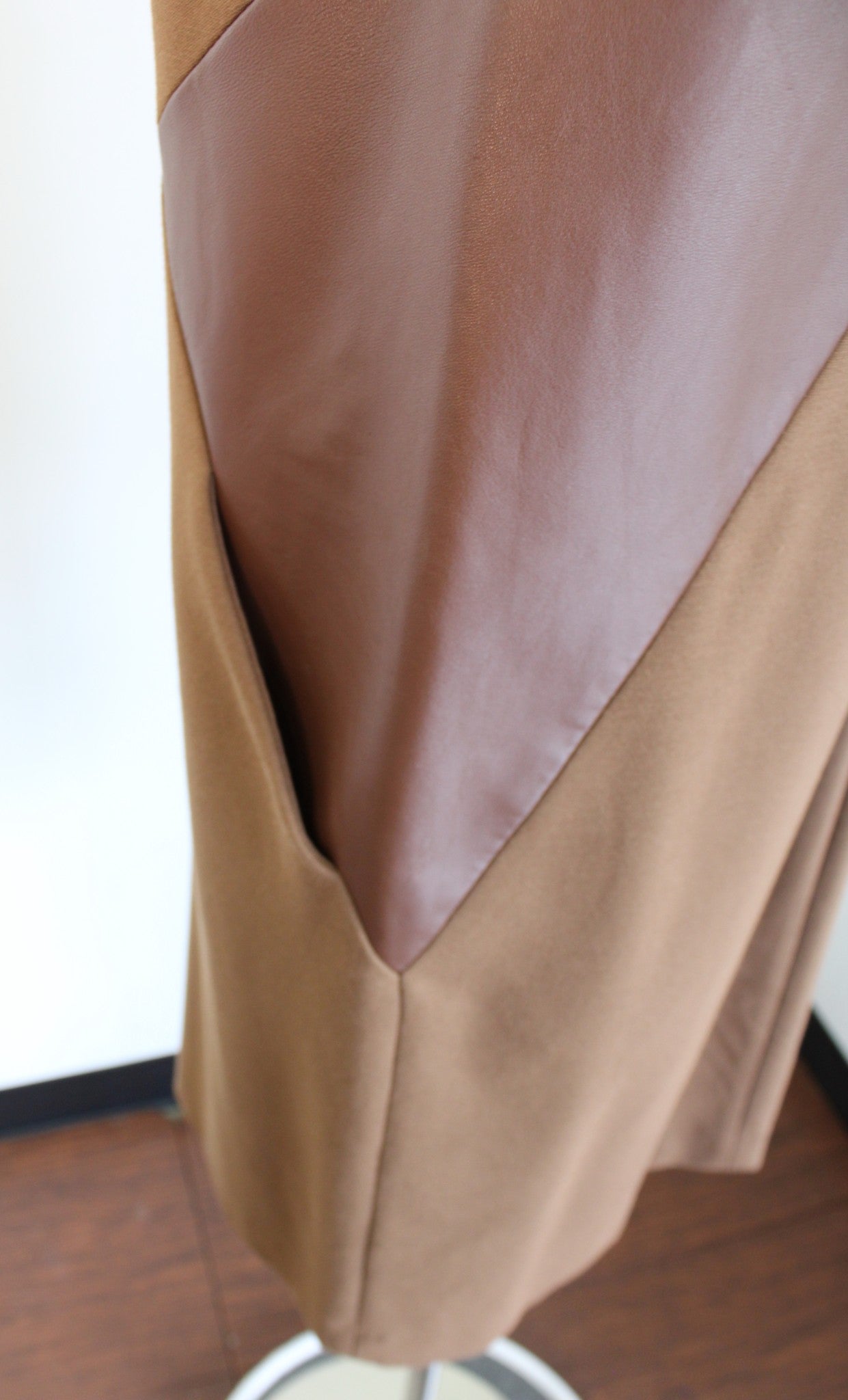 Lafayette 148 New York Brown Tan Leather Insert Pocket Shift Dress Size 8 Career