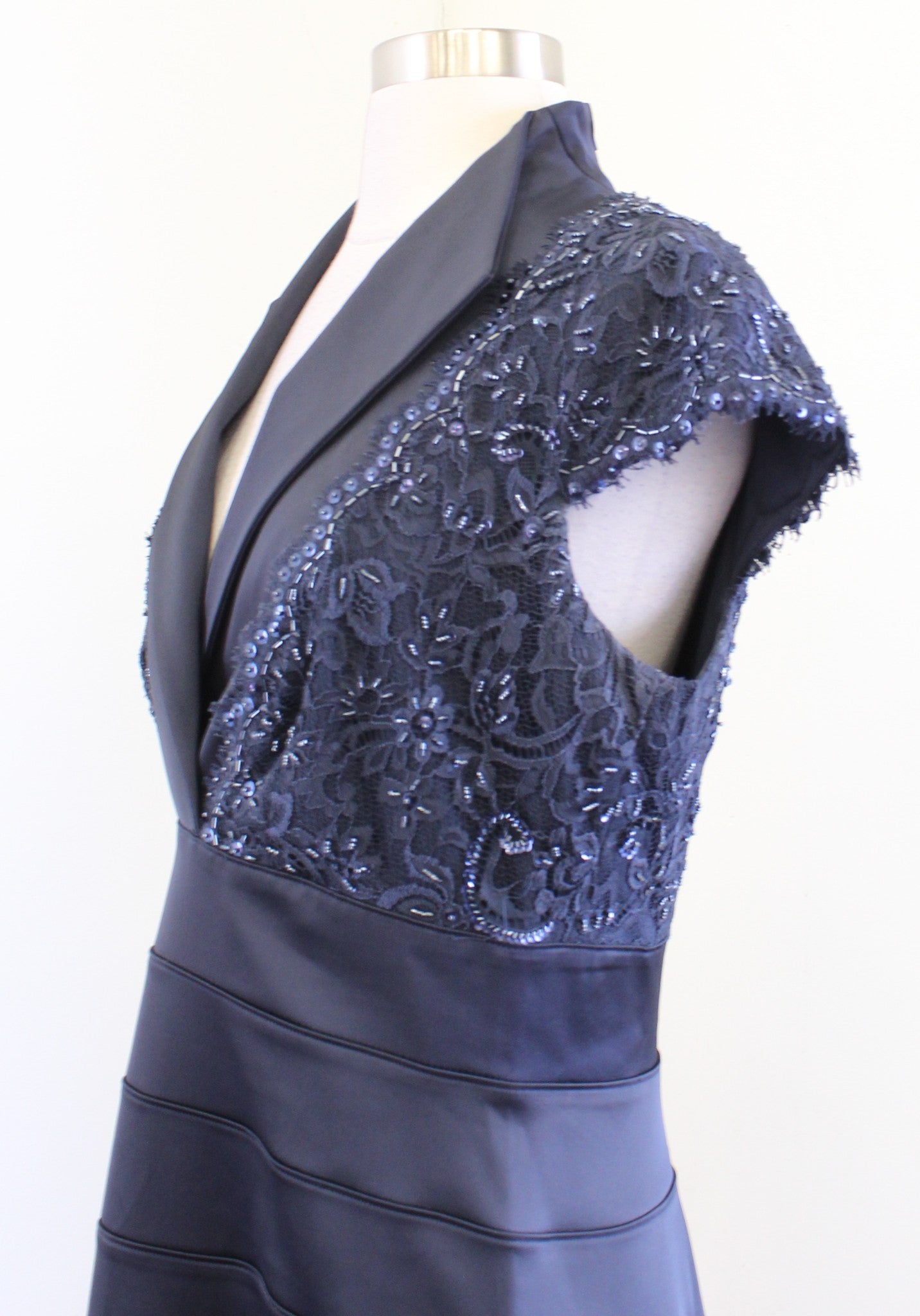 Tadashi Shoji Navy Blue Stand Collar Satiny Lace Contrast Sheath Dress Size 12