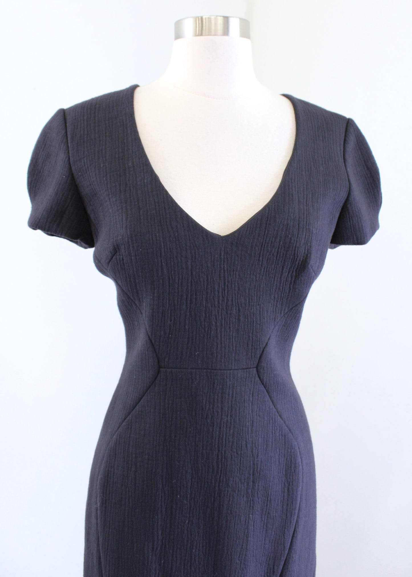 L'agence Dark Gray Blue Textured Knit V Neck Shaped Sheath Dress Size 6