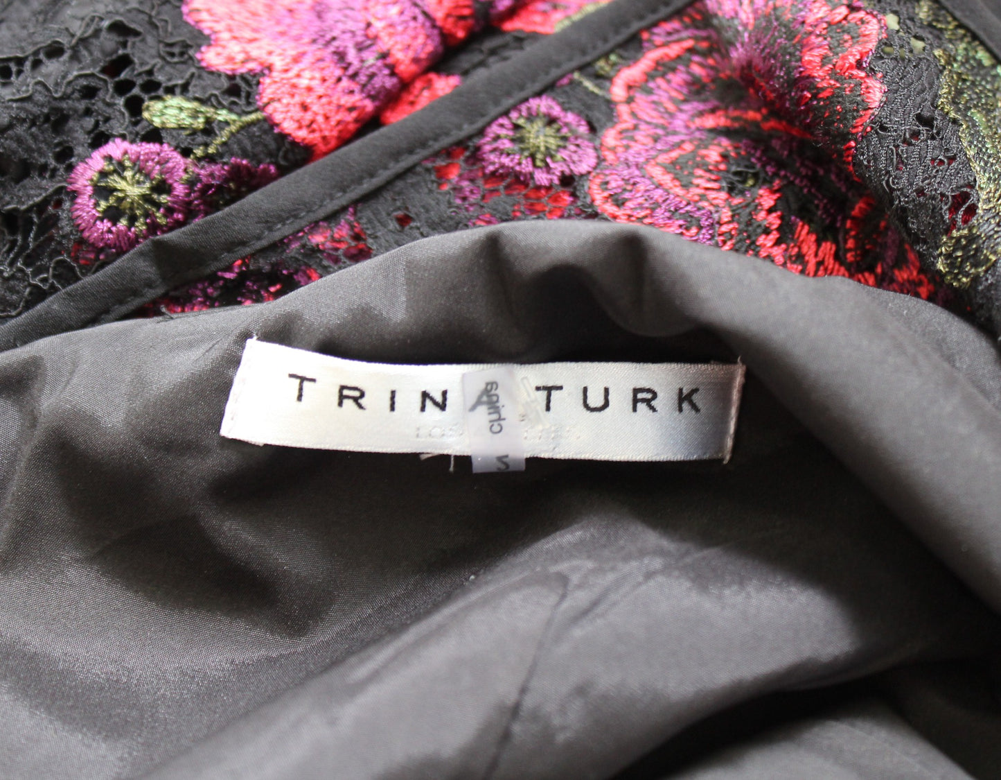 Trina Turk Black Floral Embroidered Lace Short Sleeve Sheath Dress Size 2 Red