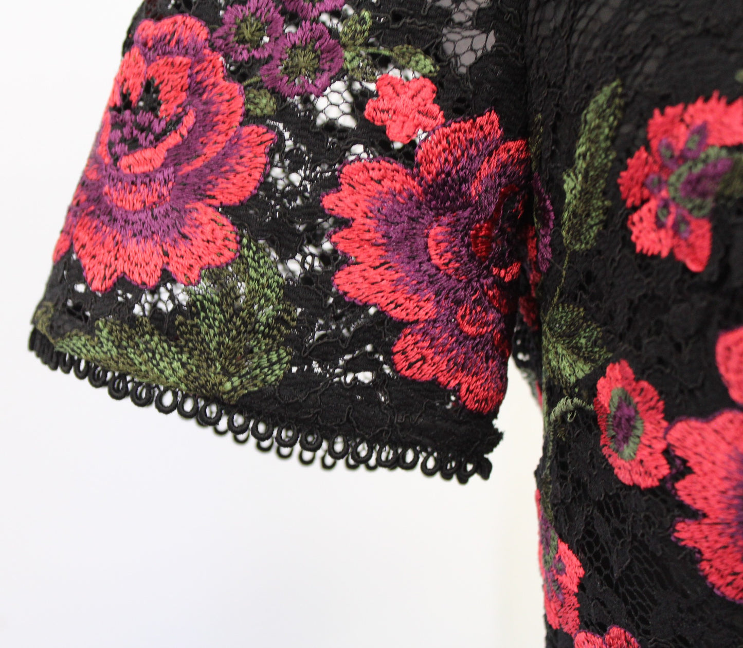 Trina Turk Black Floral Embroidered Lace Short Sleeve Sheath Dress Size 2 Red