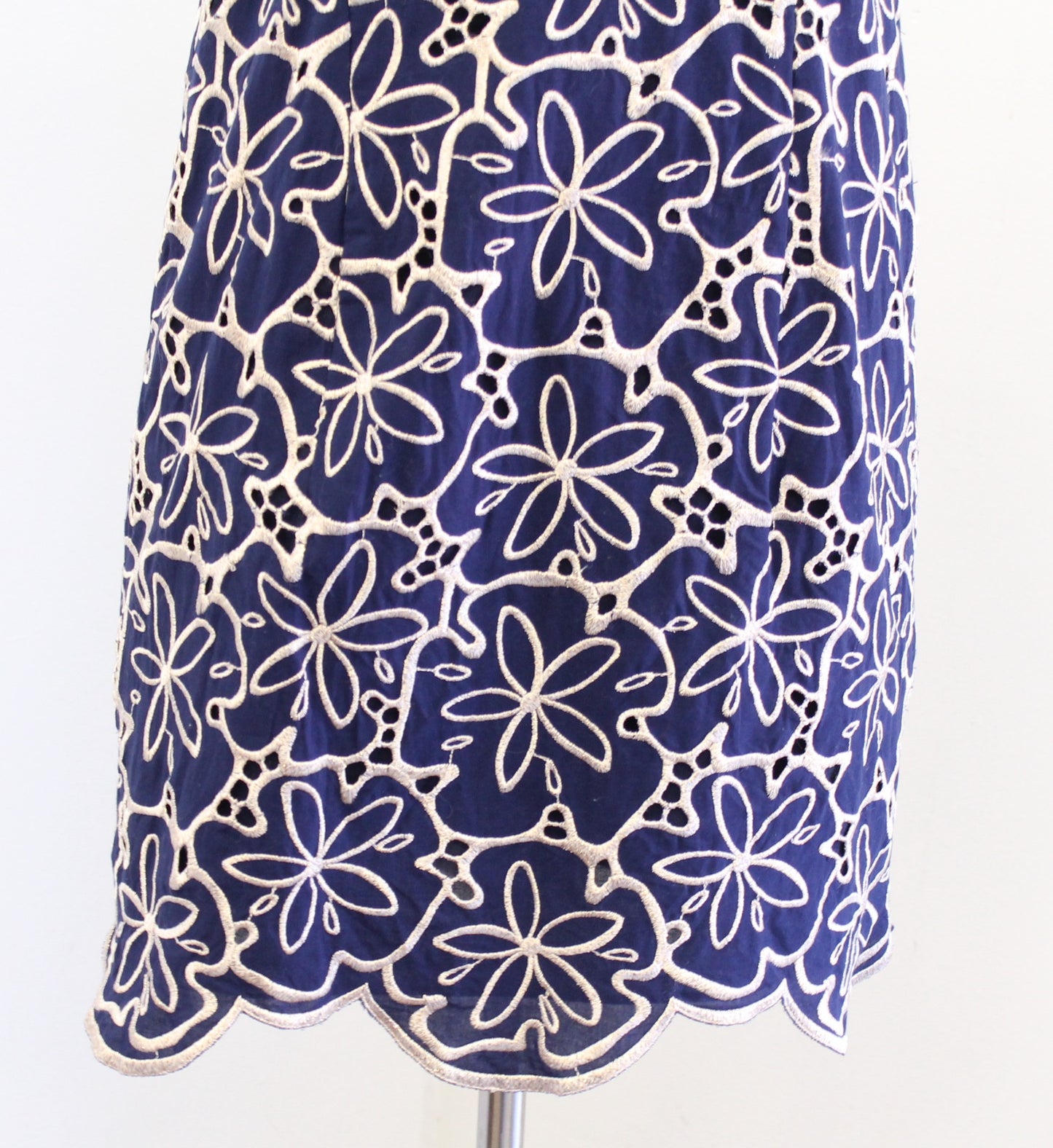 Lilly Pulitzer Augusta Navy Blue Gold Sand Dollar Embroidered Scalloped Dress 4