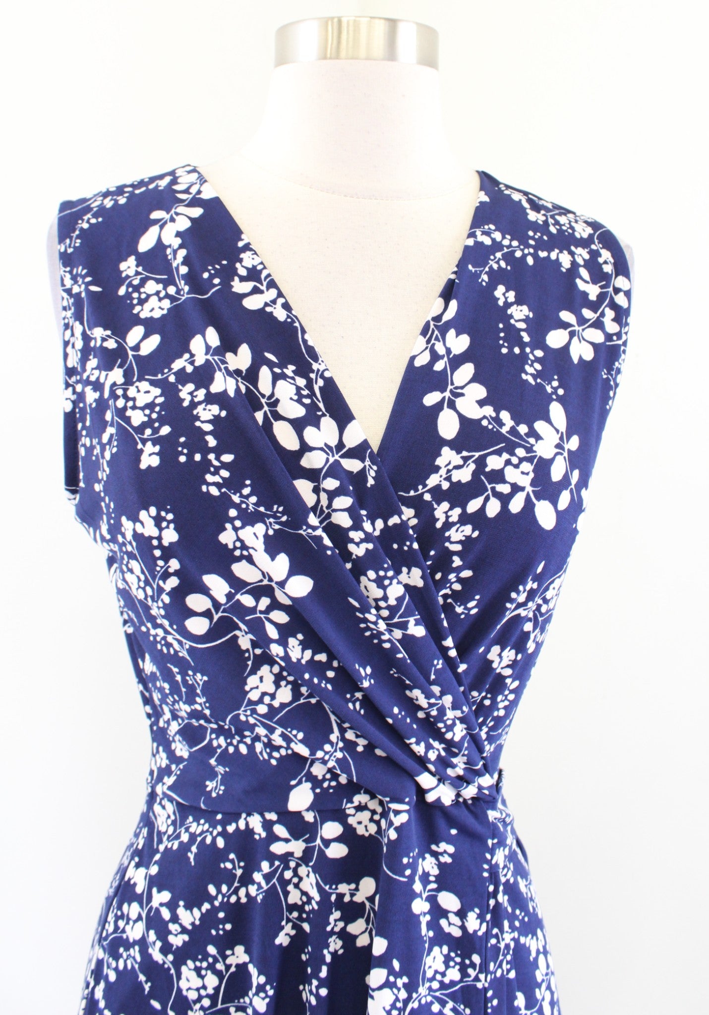 NWT Hailey 23 Stitch Fix Navy Blue White Floral Ruched Faux Wrap Dress Sz PS SP