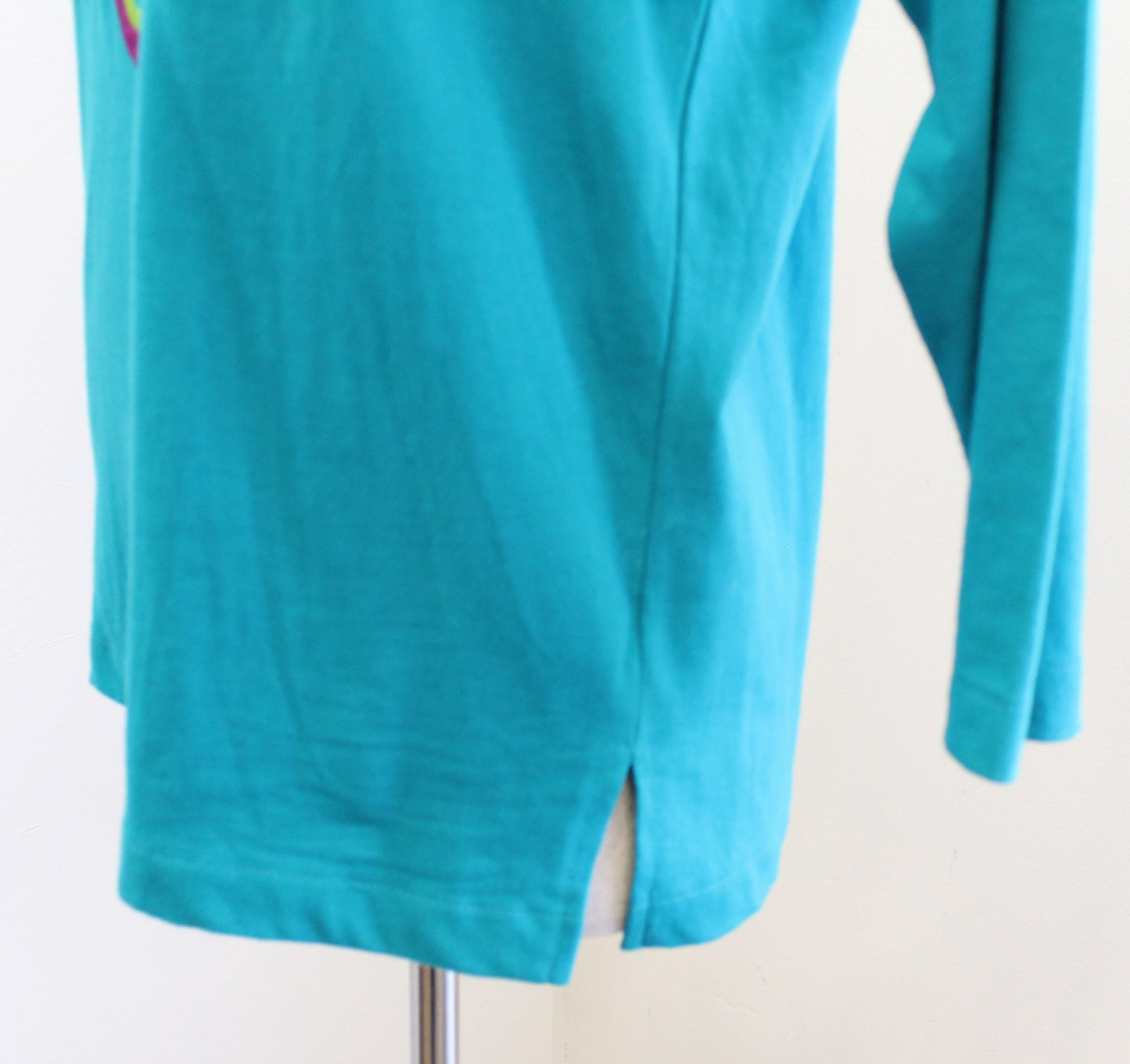 Vtg 90s Teal Blue Geometric Embroidered Tee T Shirt Size XS IB Diffusion Retro