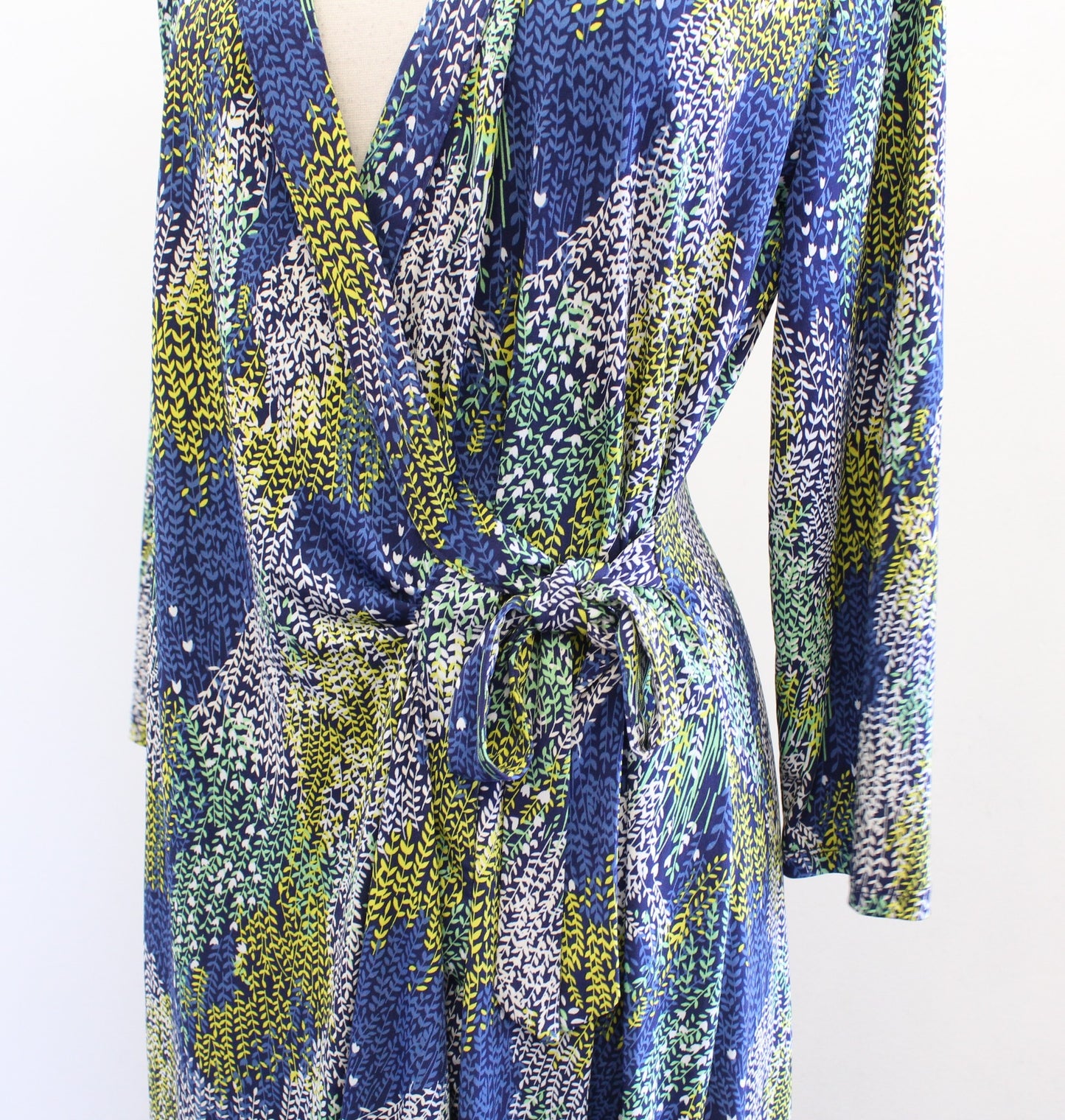 BCBG Max Azria Adele Vine Floral Jersey Wrap Dress Size L Blue Gree Yellow