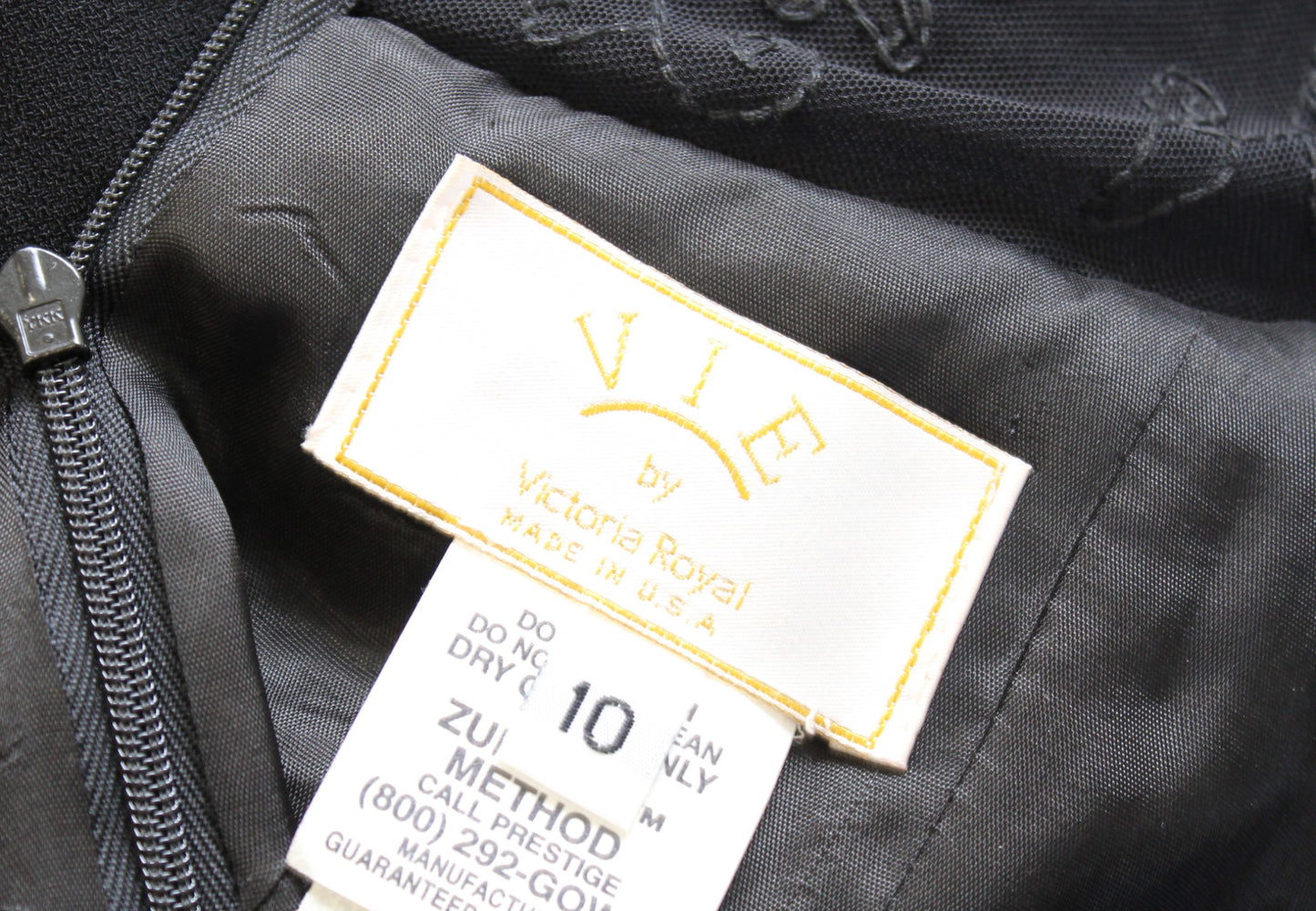 Vtg Victoria Royal Black Fluted Hem Mesh Open Back Embroidered Evening Dress 10