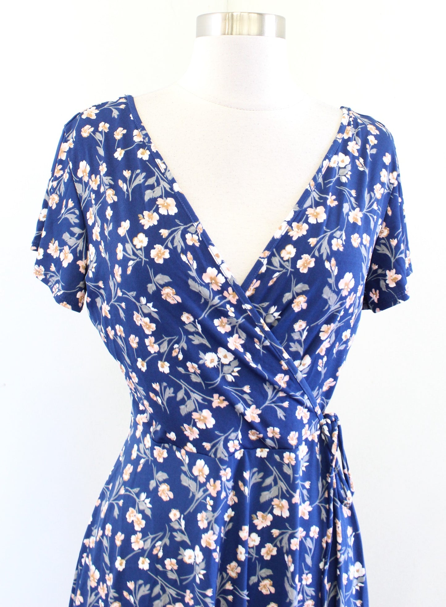 NWT Kaileigh Stitch Fix Blue Floral Jersey Knit Faux Wrap Dress Size S V Neck