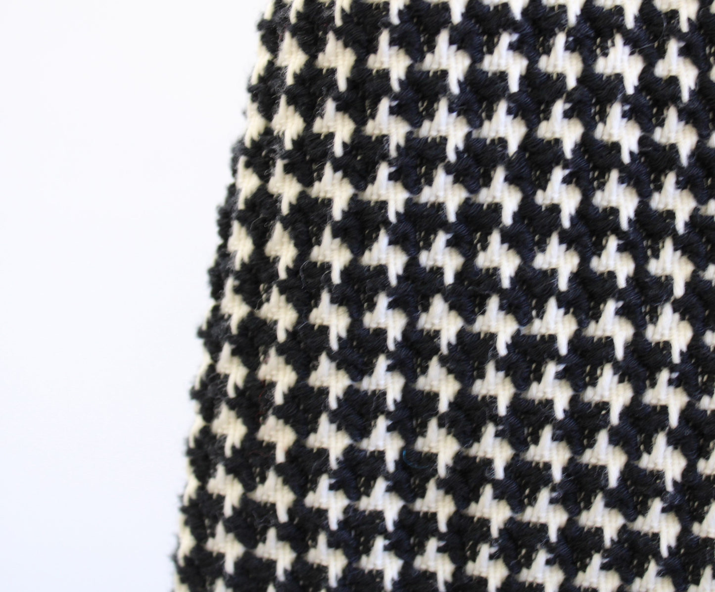 J McLaughlin Black Off White Woven Tweed Houndstooth Geometric Pencil Skirt Sz 4