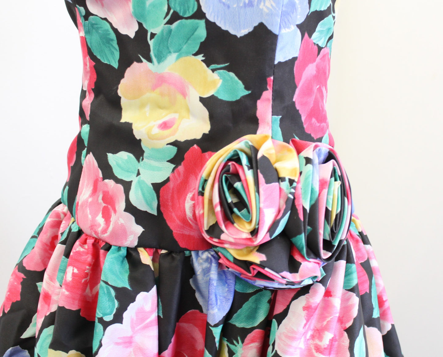 Vtg 80s Black Colorful Floral Strapless Fit and Flare Ruffle Party Prom Dress S