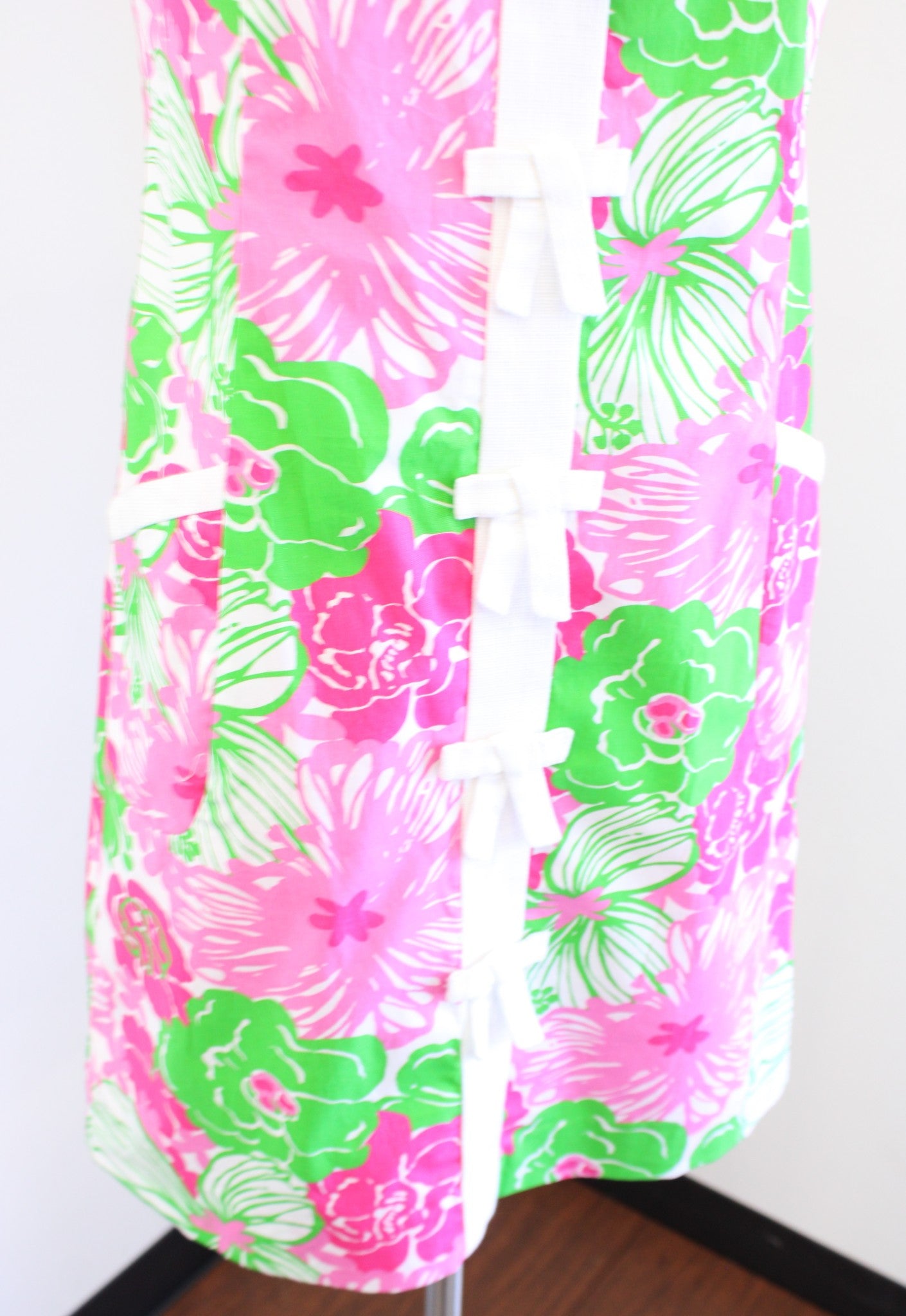 Lilly Pulitzer Pink Green White Bold Floral Print Bow Trim Shift Dress Size 2