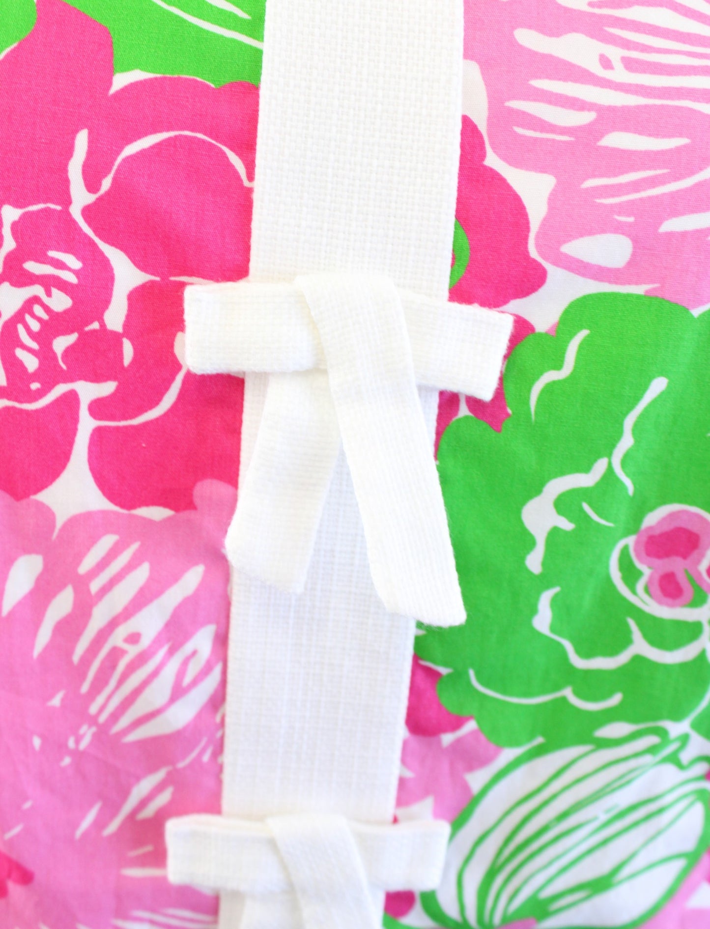 Lilly Pulitzer Pink Green White Bold Floral Print Bow Trim Shift Dress Size 2