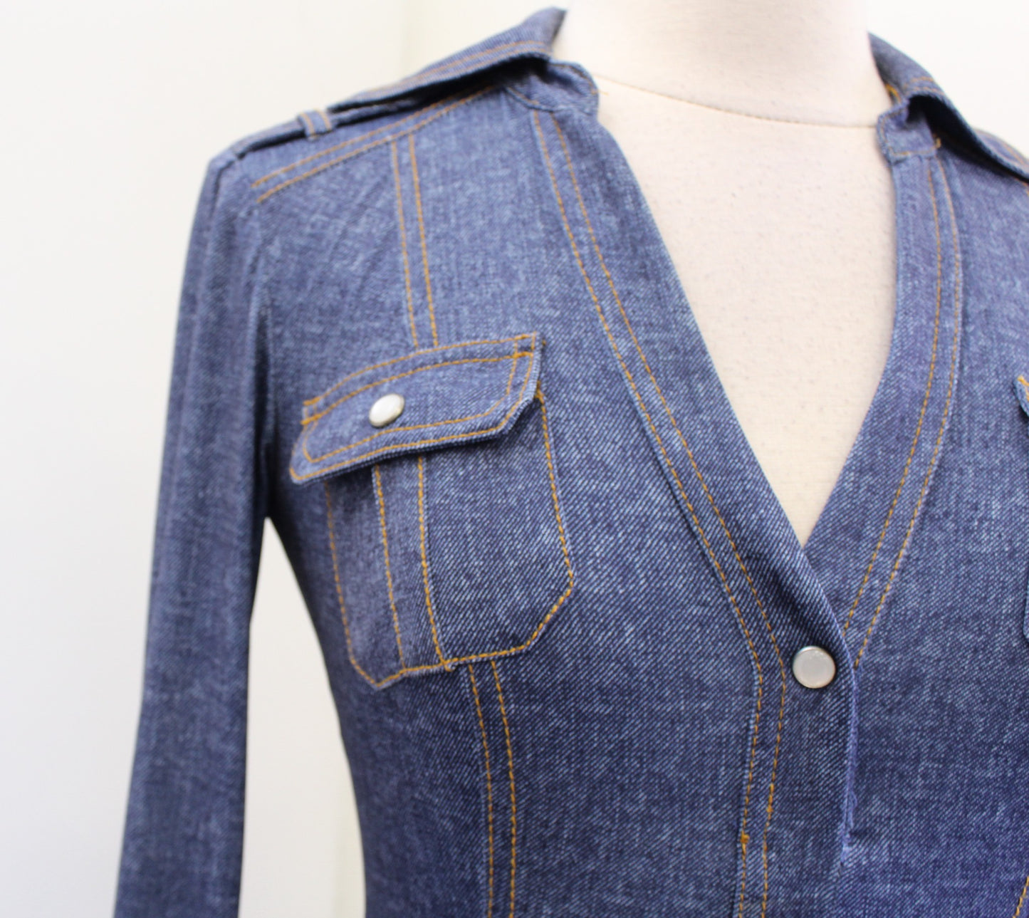 Cache Blue Denim Print V Neck Faux Button Up Long Sleeve Dress Size XS Bodycon