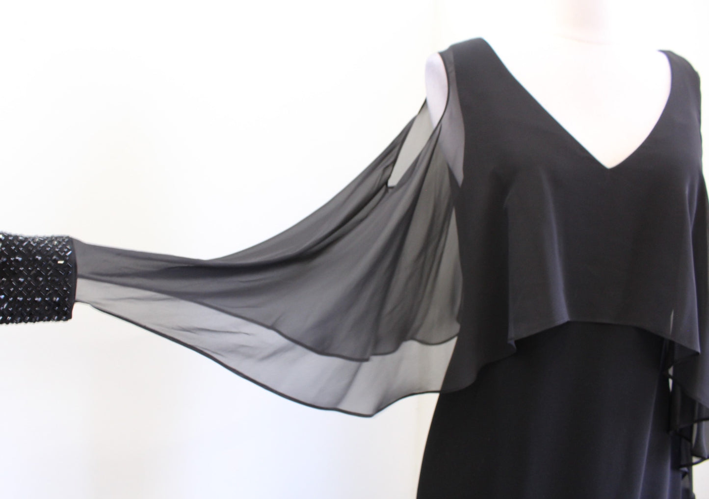 NWT Calvin Klein Black Cold Shoulder Cape Style Sleeve Evening Formal Dress Sz 6