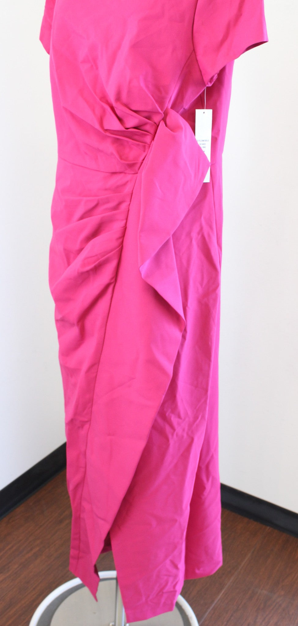 NWT Kay Unger Franca Ruffle Column Gown in Sangria Size 16 Stretch Crepe Formal