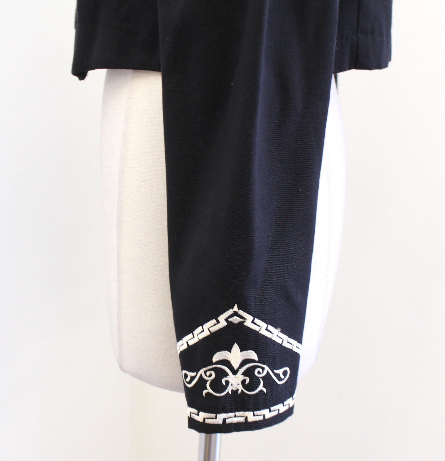 Vtg New Frontier Black White Floral Embroidered Cropped Western Jacket Blazer S