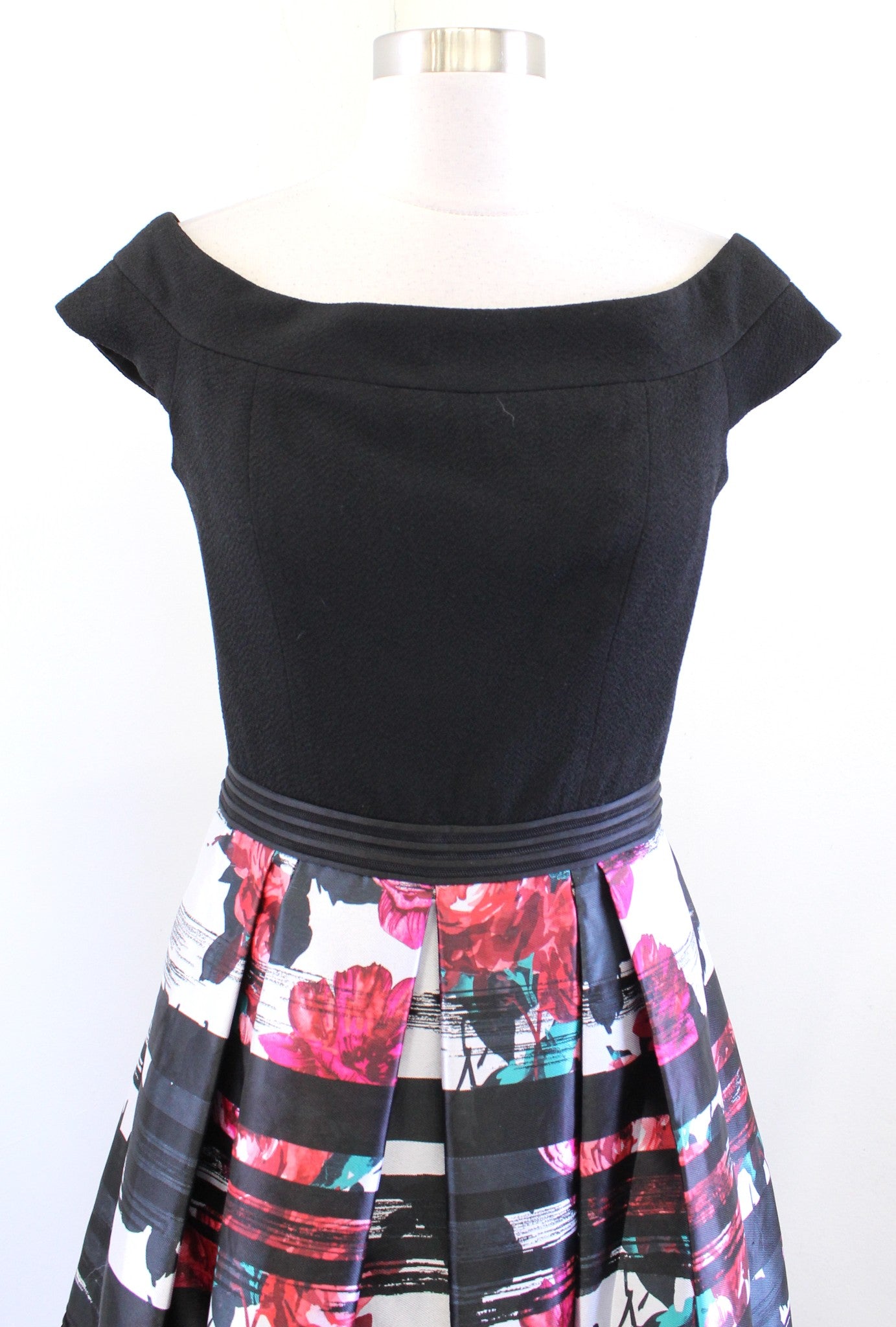 Carmen Marc Valvo Black Floral Striped Fit and Flare Off Shoulder Dress Party 4