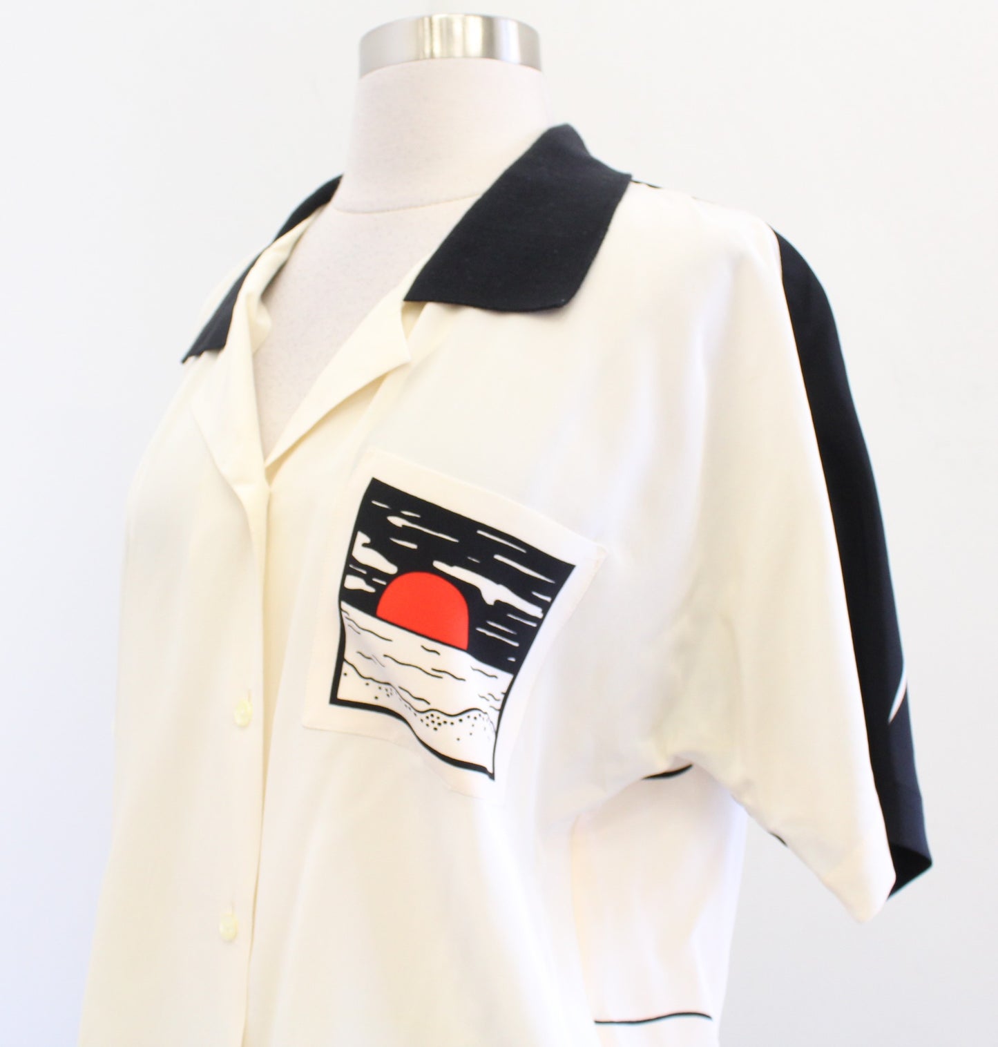 Vtg 70s Cream Black Silk Scenic Beach Print Button Front Shirt Blouse Size 6