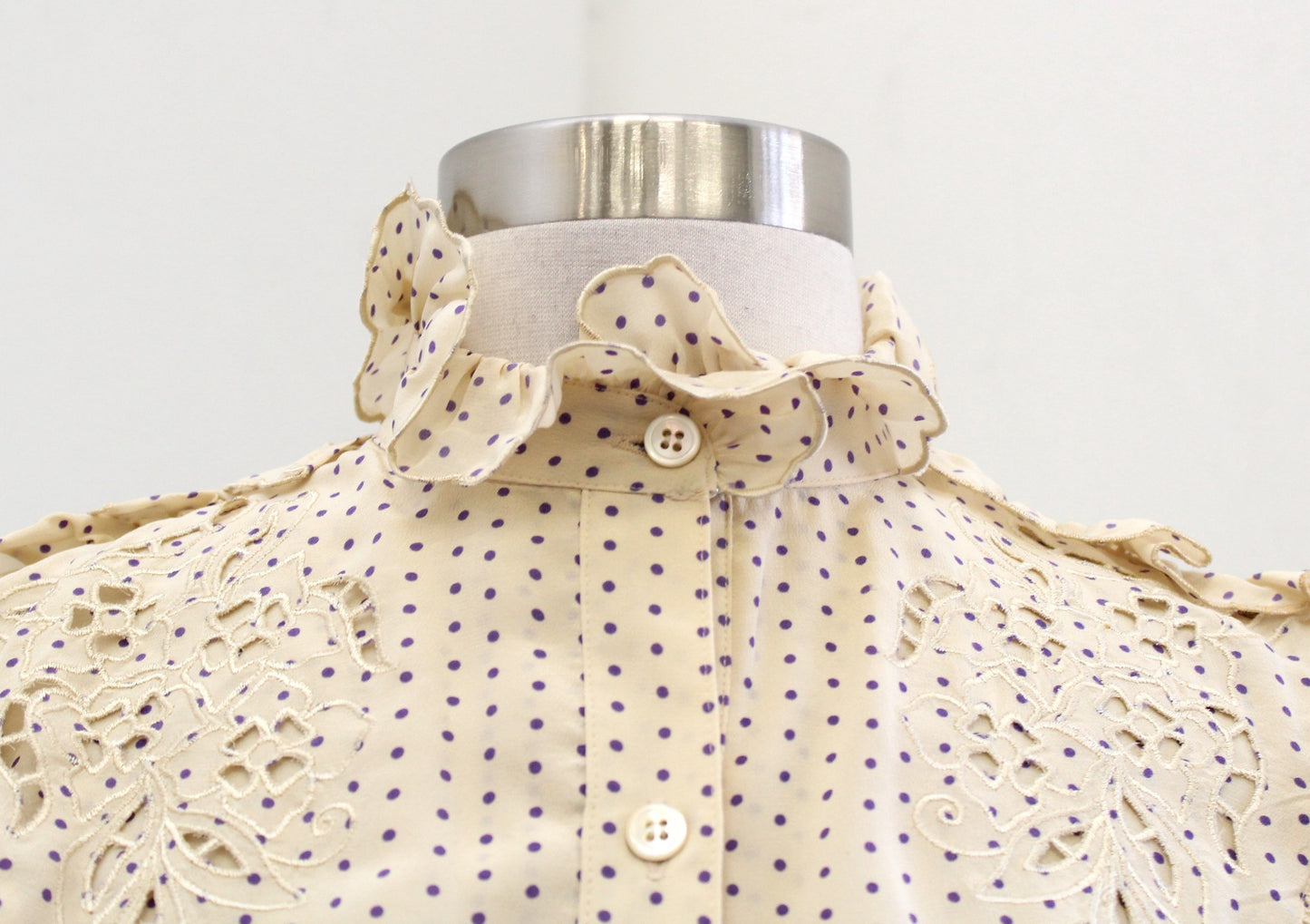 Vtg 80s Miss O Oscar de La Renta Beige Purple Polka Dot Ruffle Eyelet Blouse 8