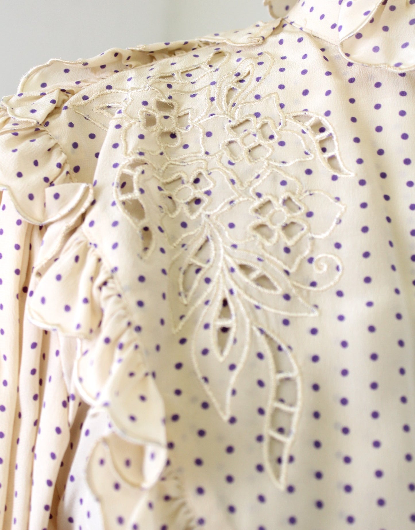 Vtg 80s Miss O Oscar de La Renta Beige Purple Polka Dot Ruffle Eyelet Blouse 8