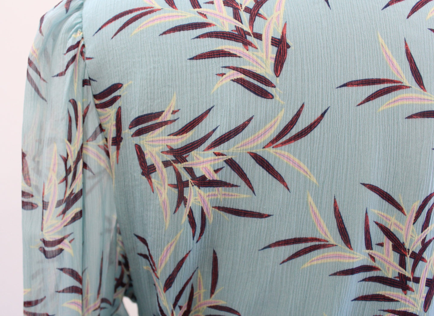 Diane Von Furstenberg Blue Floral Bell Sleeve Cropped Wrap Top Blouse Size 14