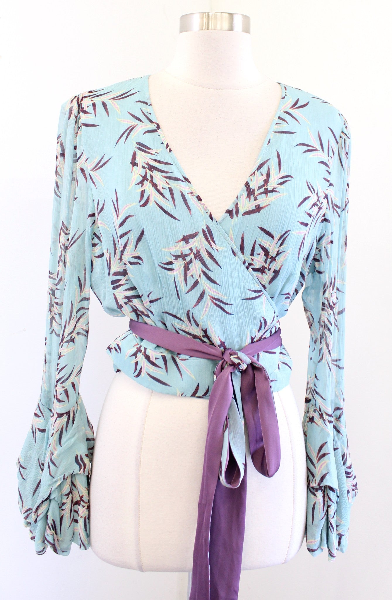 Diane Von Furstenberg Blue Floral Bell Sleeve Cropped Wrap Top Blouse Size 14