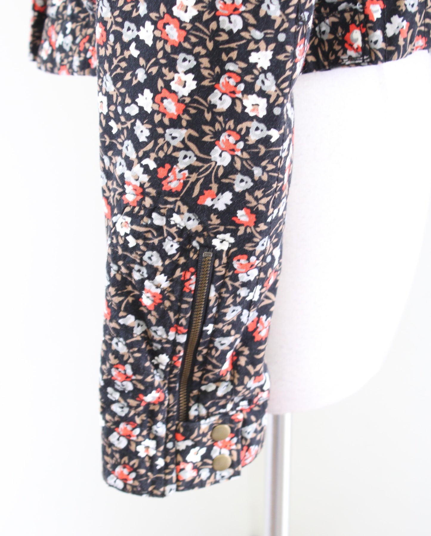 Hei Hei Anthropologie Tinsley Floral Cropped Moto Jacket Size 12 Black Zip