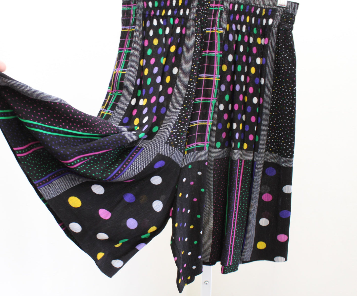 Vtg 90s Black Colorful Polka Dot Striped High Waisted Retro Shorts sz M Pull On