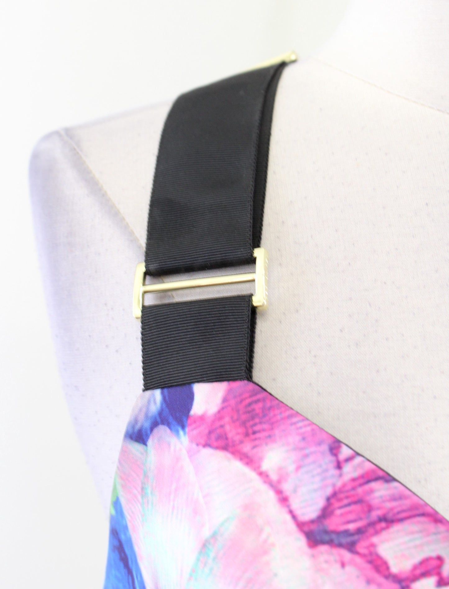 Ted Baker Deony Black Colorful Floral Bodycon Scuba Midi Dress Sz 2 Buckle Strap