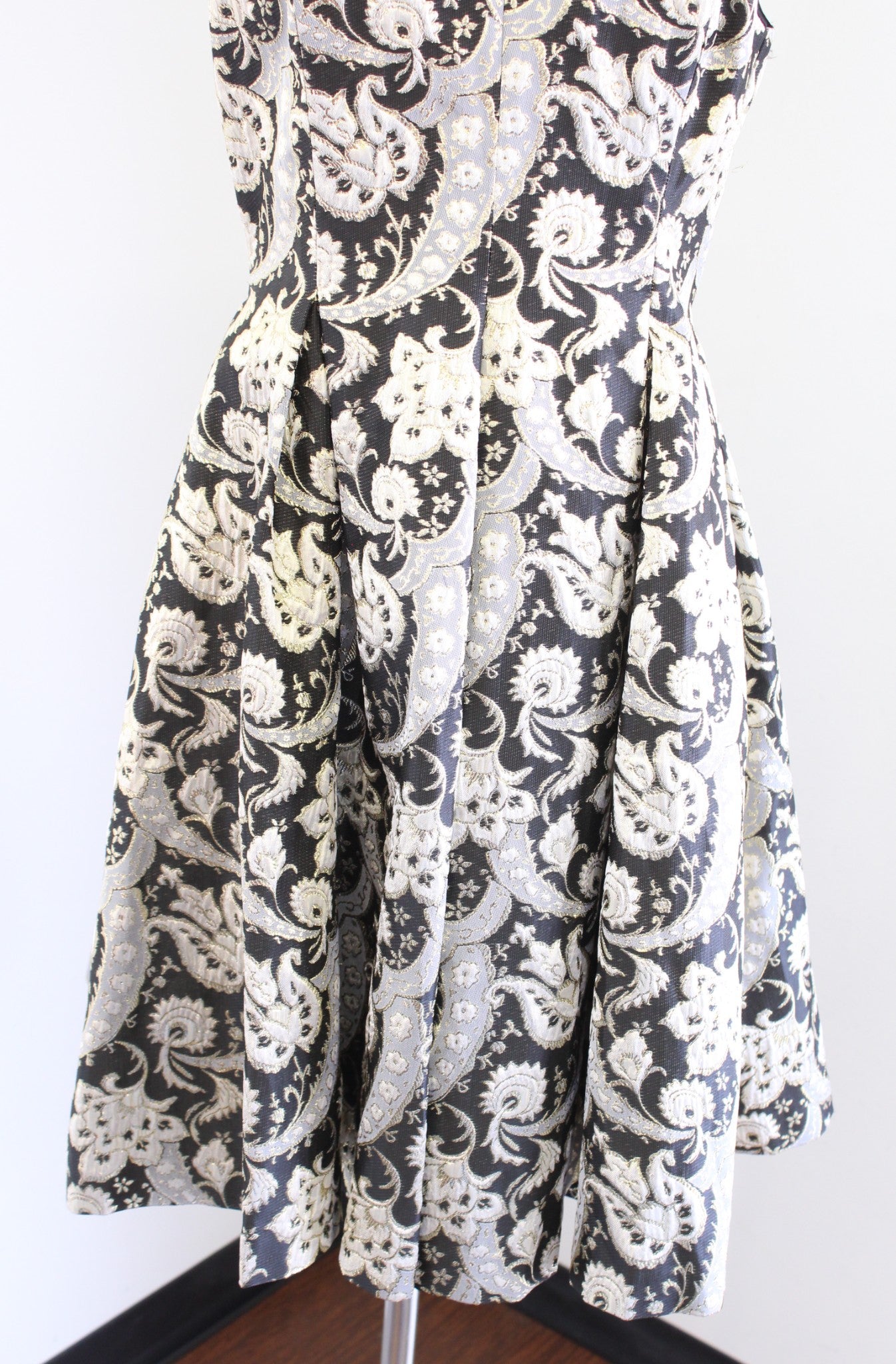 Ted Baker Black Gold Metallic Paisley Print Fit & Flare Cocktail Evening Dress 3