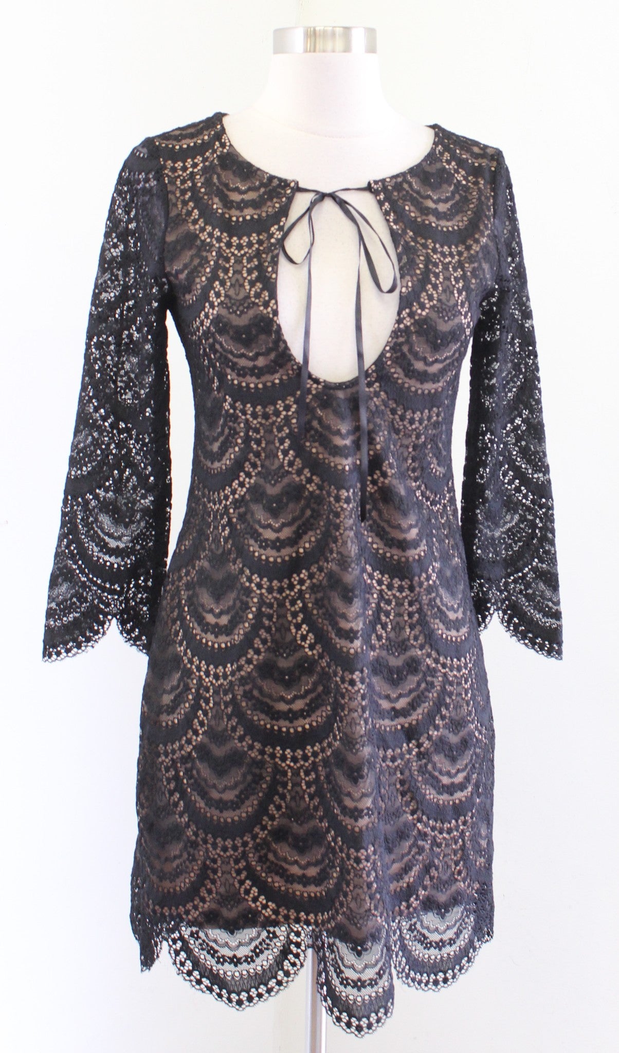 NWT For Love and Lemons Rosalita Black Scalloped Lace Keyhole Mini Dress Size S