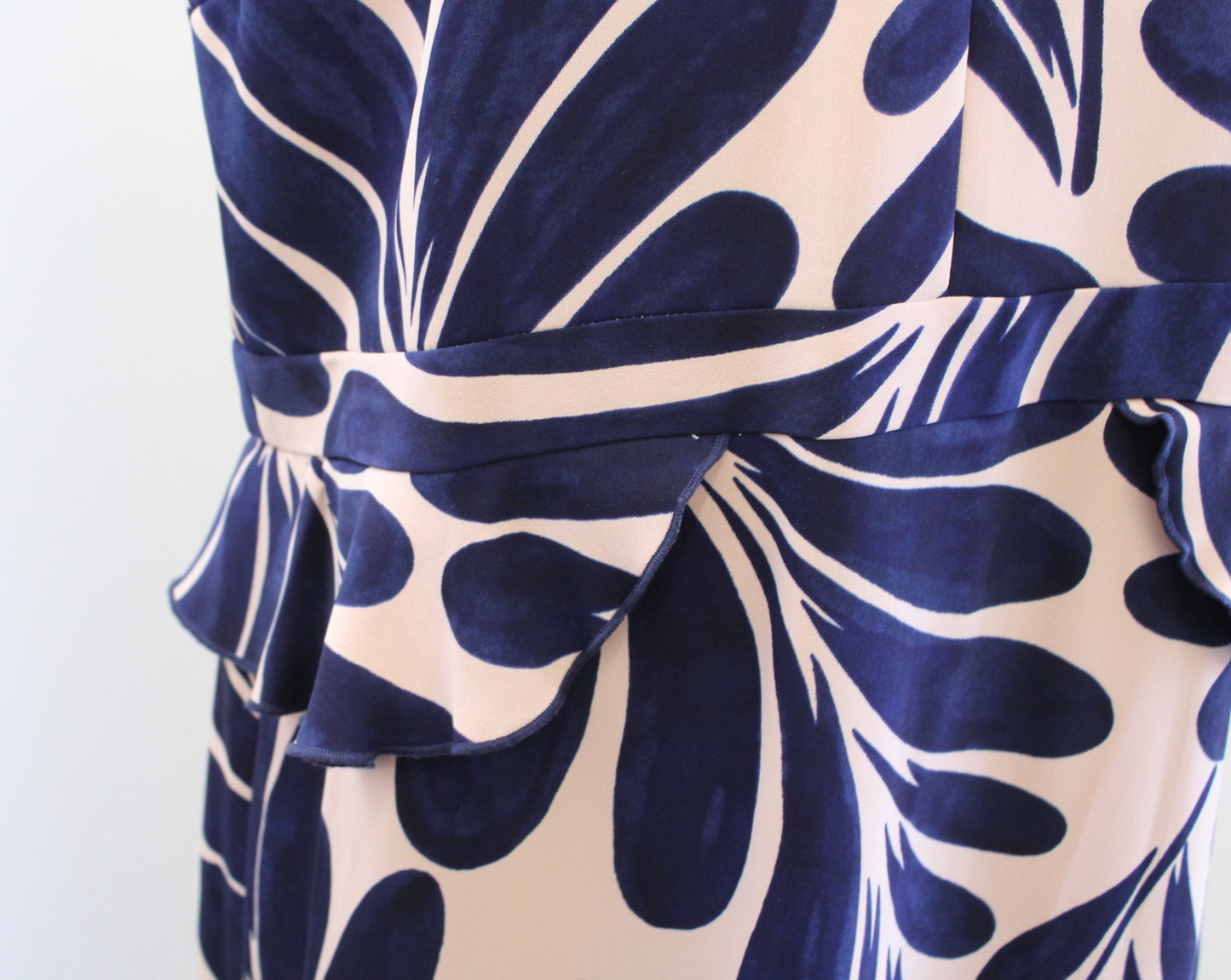 NWT Ann Taylor Leaf Floral Ruffle Peplum Sheath Dress Size 16 Career Navy Blue